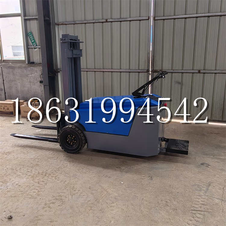 昂昂溪区全电动叉车插腿式堆高车液压装卸车1.5吨升高小型站驾式铲车